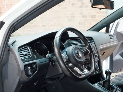 Used 2015 Volkswagen GTI S FWD image 38