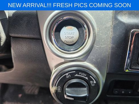 Used 2018 Nissan Titan SV w/ SV Convenience Package AWD/4WD image 12
