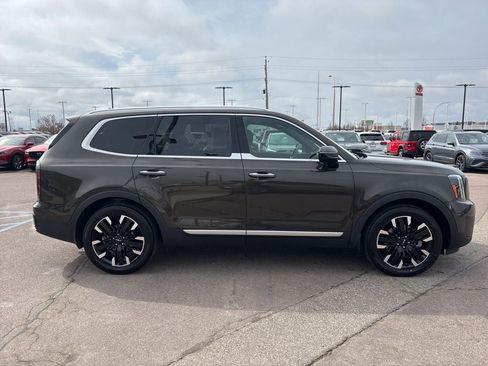 Used 2024 Kia Telluride SX w/ Towing Package AWD/4WD image 4