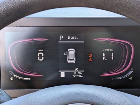 Used 2024 Kia Sportage LX image 17