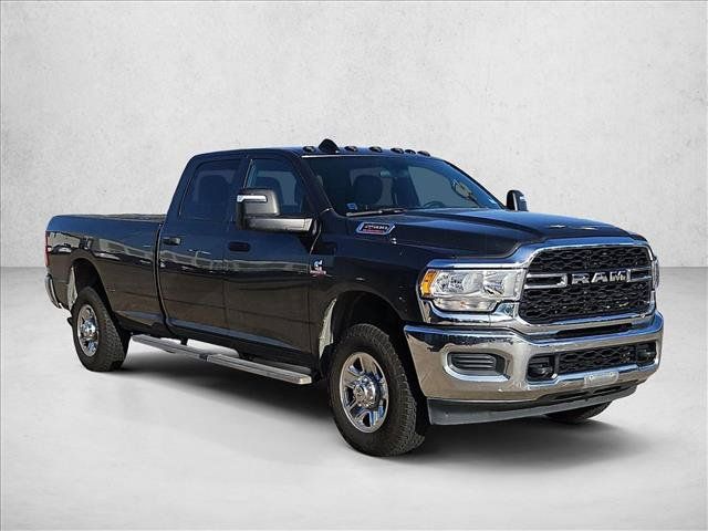 Used 2024 RAM 2500 Tradesman w/ Chrome Appearance Group AWD/4WD image 3