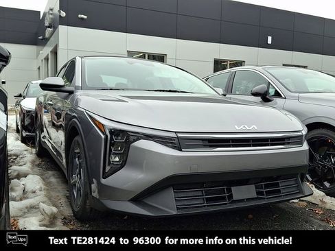 New 2026 Kia K4 LXS image 1