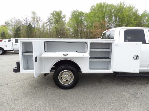 Used 2024 RAM 3500 Tradesman w/ Chrome Appearance Group AWD/4WD image 55