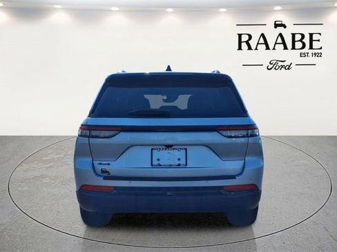 Used 2023 Jeep Grand Cherokee Altitude AWD/4WD image 6