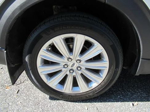 Used 2020 Ford Explorer Limited image 8