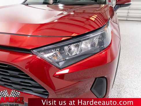 Used 2019 Toyota RAV4 LE AWD/4WD image 8