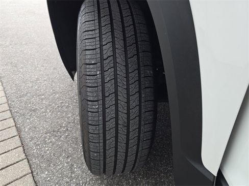 Certified 2023 GMC Acadia SLT image 33