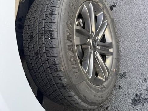 Used 2020 Ford Explorer XLT w/ Class III Trailer Tow Package image 11