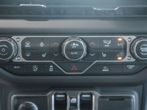 New 2026 Jeep Wrangler Unlimited Rubicon AWD/4WD image 24