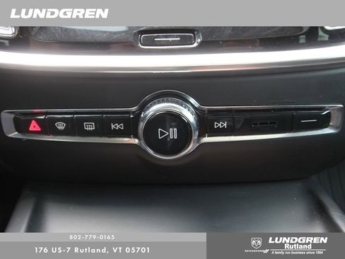 Used 2022 Volvo S60 B5 Momentum w/ Premium Package AWD/4WD image 24