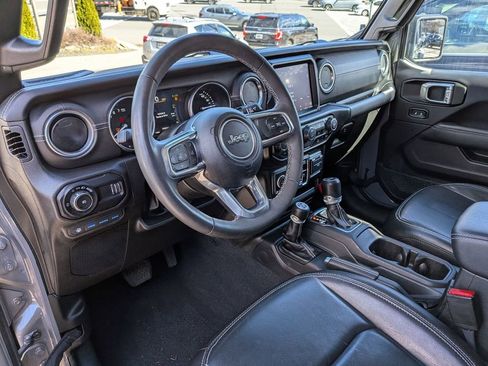 Used 2023 Jeep Wrangler Unlimited Sahara w/ Cold Weather Group AWD/4WD image 11
