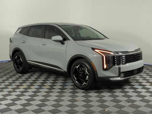 New 2026 Kia Sportage EX image 9