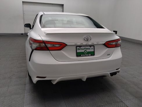 Used 2018 Toyota Camry SE FWD image 6