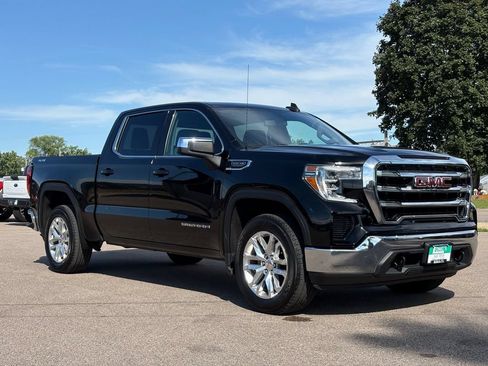 Used 2019 GMC Sierra 1500 SLE w/ SLE Value Package AWD/4WD image 2