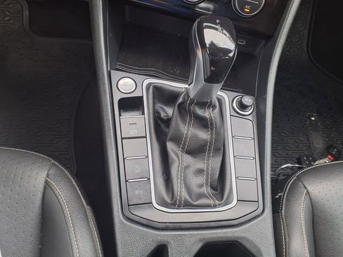 Used 2024 Volkswagen Jetta SE FWD image 17