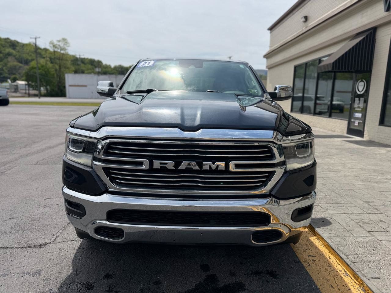 Used 2021 RAM 1500 Laramie AWD/4WD image 7