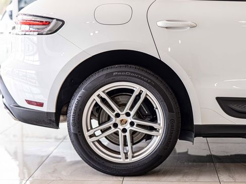 Used 2024 Porsche Macan AWD/4WD image 12