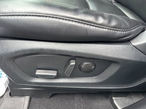 Used 2022 Ford Explorer XLT w/ Equipment Group 202A image 23