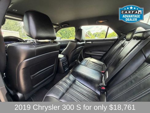 Used 2019 Chrysler 300 S AWD/4WD image 6
