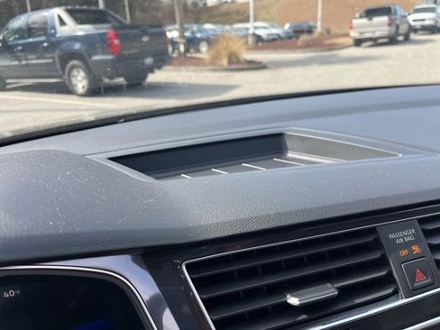 Used 2024 Volkswagen Tiguan S image 21