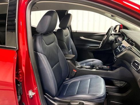 Used 2023 Chevrolet Bolt EUV LT w/ Convenience Package image 7