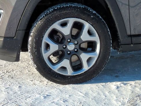 Used 2018 Jeep Compass Limited image 10