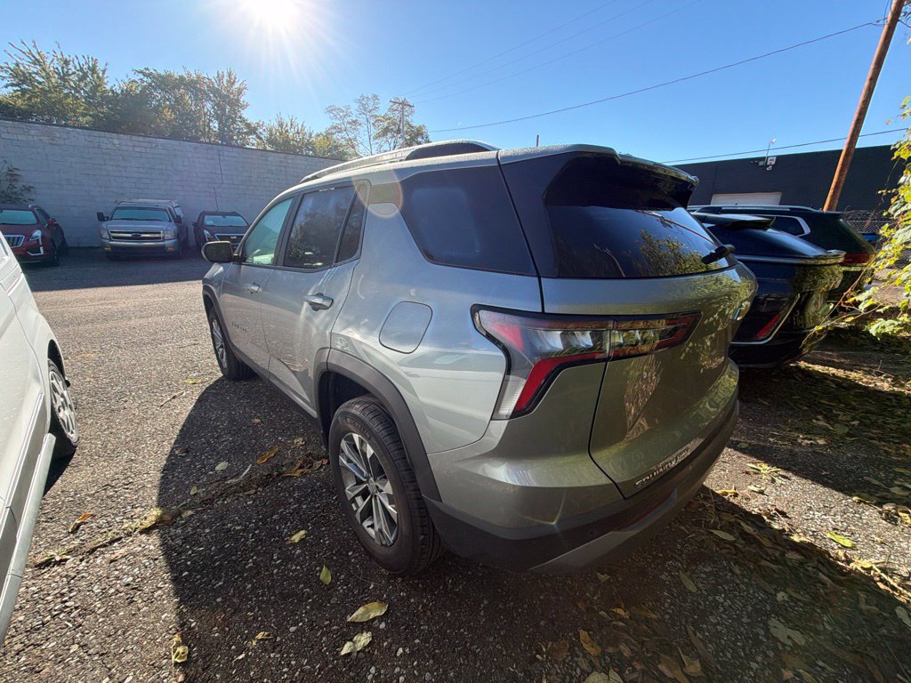 Used 2025 Chevrolet Equinox LT w/ Convenience Package II AWD/4WD image 8