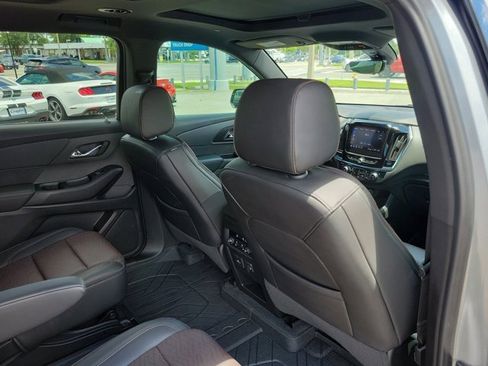 Used 2023 Chevrolet Traverse High Country image 28