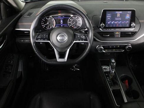 Certified 2020 Nissan Altima 2.5 SR FWD image 8