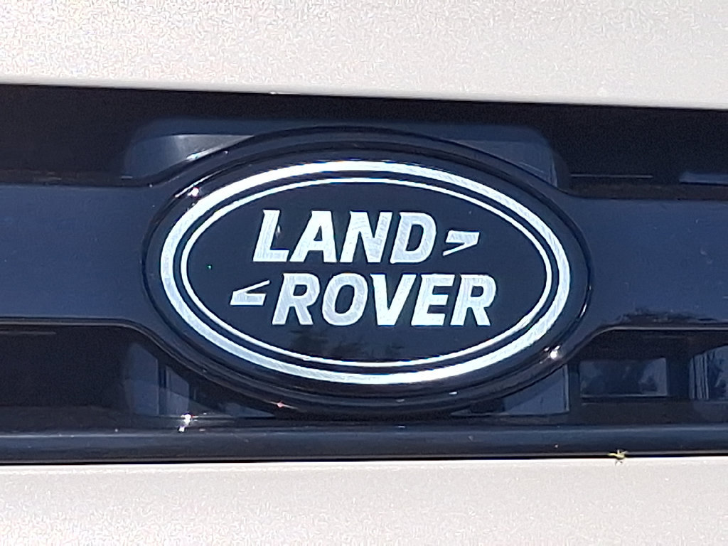 New 2026 Land Rover Defender 110 X-Dynamic SE AWD/4WD image 18