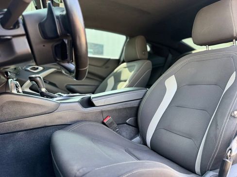 Used 2019 Chevrolet Camaro LT RWD image 7