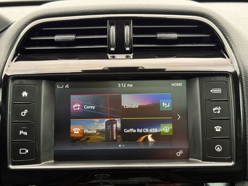 Used 2018 Jaguar F-PACE Premium AWD/4WD image 35