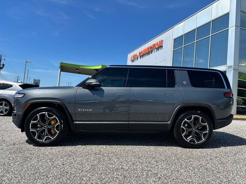 Used 2024 Rivian R1S Adventure AWD/4WD image 2