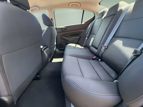 Used 2024 Nissan Altima 2.5 SV FWD image 13