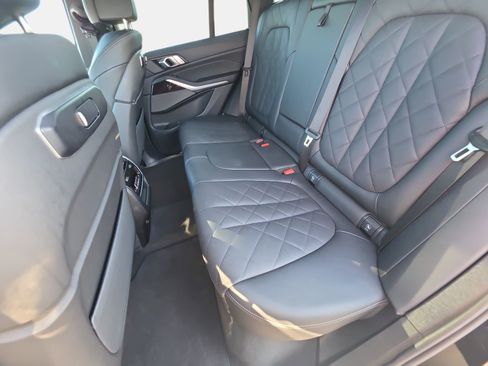 Used 2025 BMW X5 xDrive40i AWD/4WD image 14