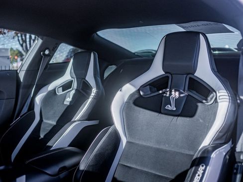 Used 2022 Ford Mustang Shelby GT500 w/ Carbon Fiber Track Pack image 13