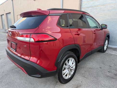 Used 2024 Toyota Corolla Cross LE image 4