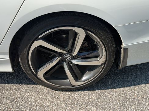 Used 2020 Honda Accord Sport image 12