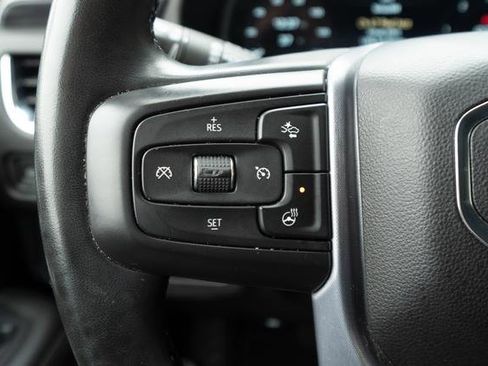 Used 2023 GMC Yukon SLT w/ SLT Luxury Package image 18