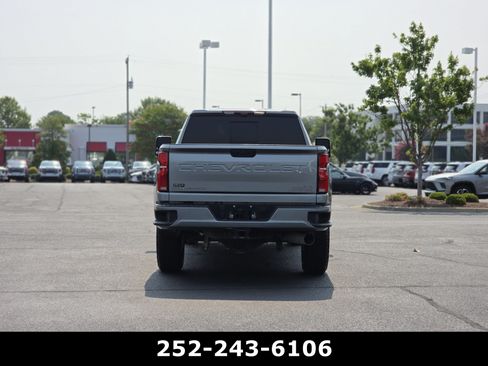 Used 2024 Chevrolet Silverado 2500 High Country w/ Technology Package AWD/4WD image 6