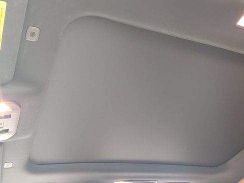 Used 2026 Toyota Highlander Platinum AWD/4WD image 18