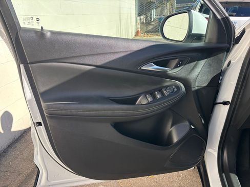 Used 2025 Buick Encore GX Preferred FWD image 18