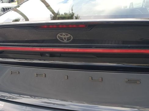 Used 2025 Toyota Prius LE FWD image 13