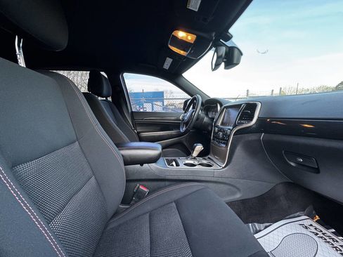 Used 2016 Jeep Grand Cherokee Laredo 75th Anniversary image 17