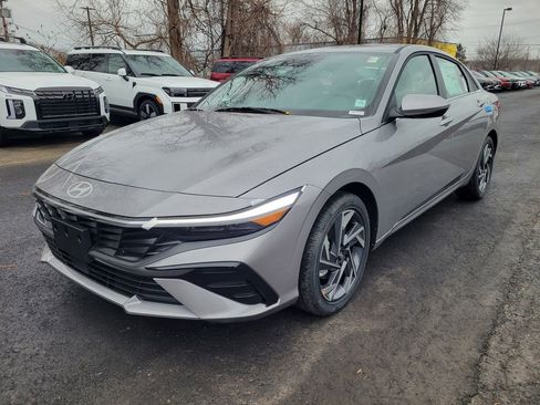New 2025 Hyundai Elantra Limited image 9