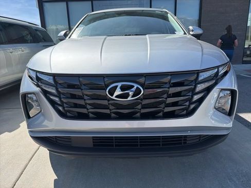 Used 2024 Hyundai Tucson SE AWD/4WD image 5
