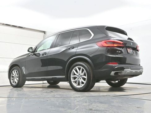 Used 2021 BMW X5 xDrive40i w/ Premium Package image 32