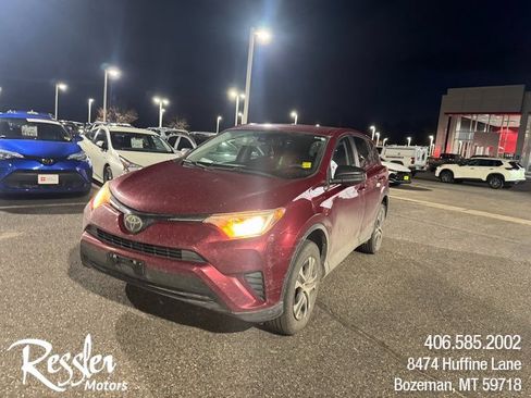 Used 2018 Toyota RAV4 LE image 1