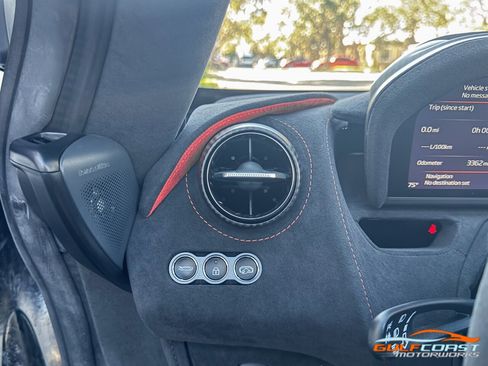 Used 2022 McLaren 765LT image 24