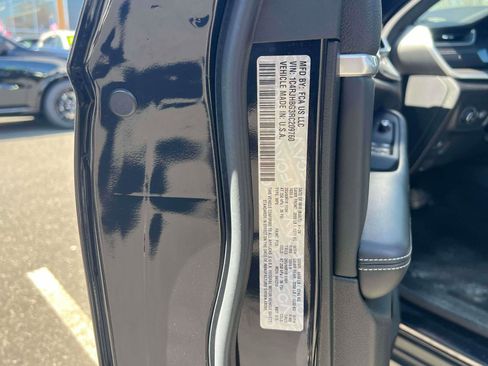 Used 2024 Jeep Grand Cherokee Limited image 26